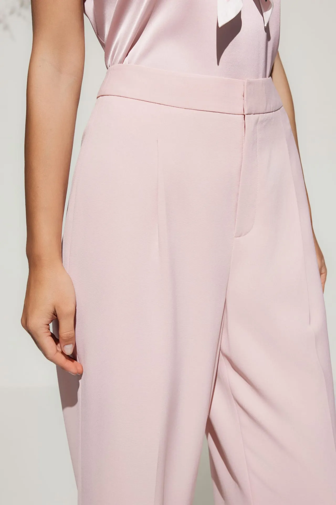 Cooling Multi-Way Stretch Relaxed Straight Leg Suit Pants
