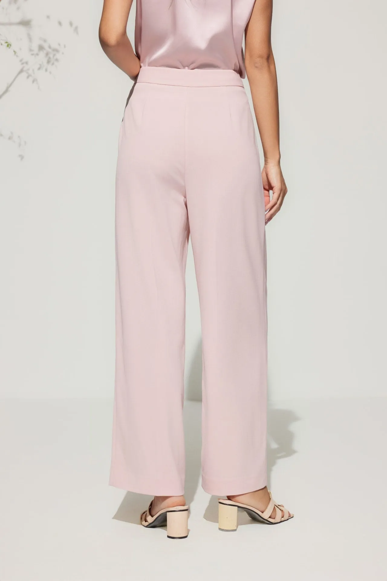 Cooling Multi-Way Stretch Relaxed Straight Leg Suit Pants