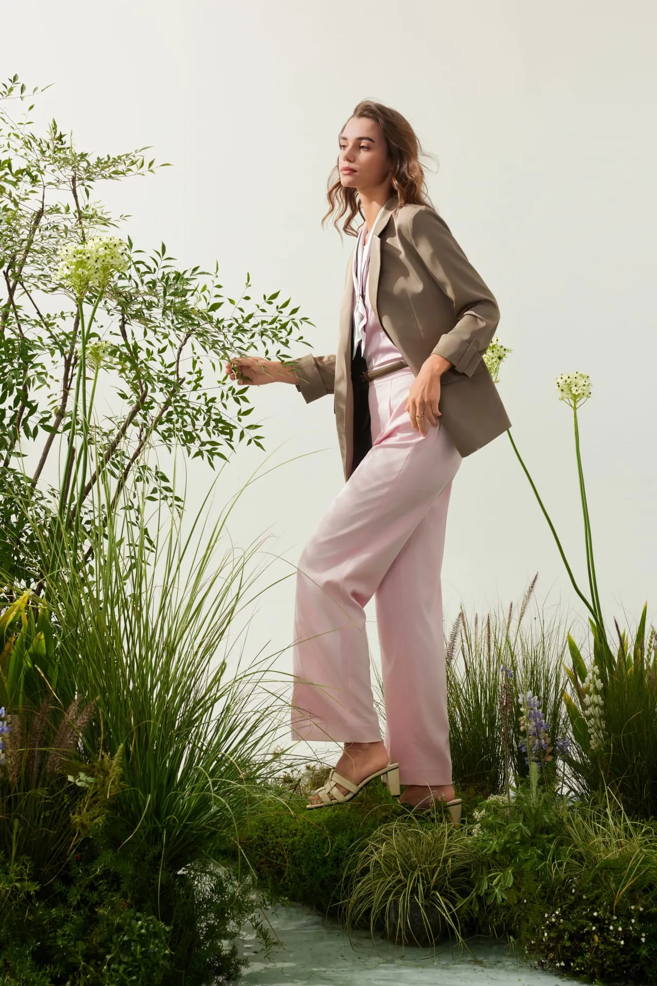 Cooling Multi-Way Stretch Relaxed Straight Leg Suit Pants