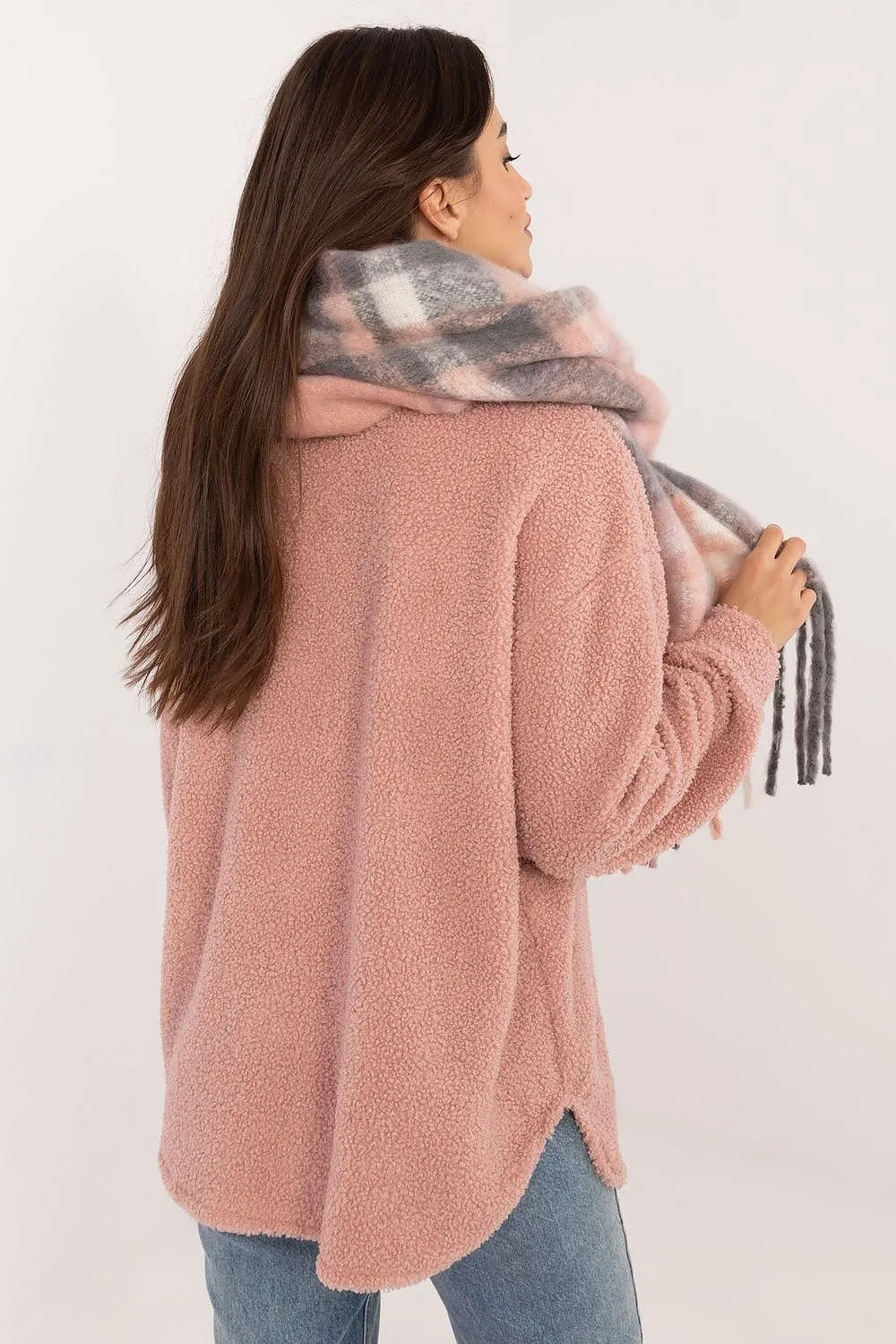 Elegant classic checkered pattern scarf