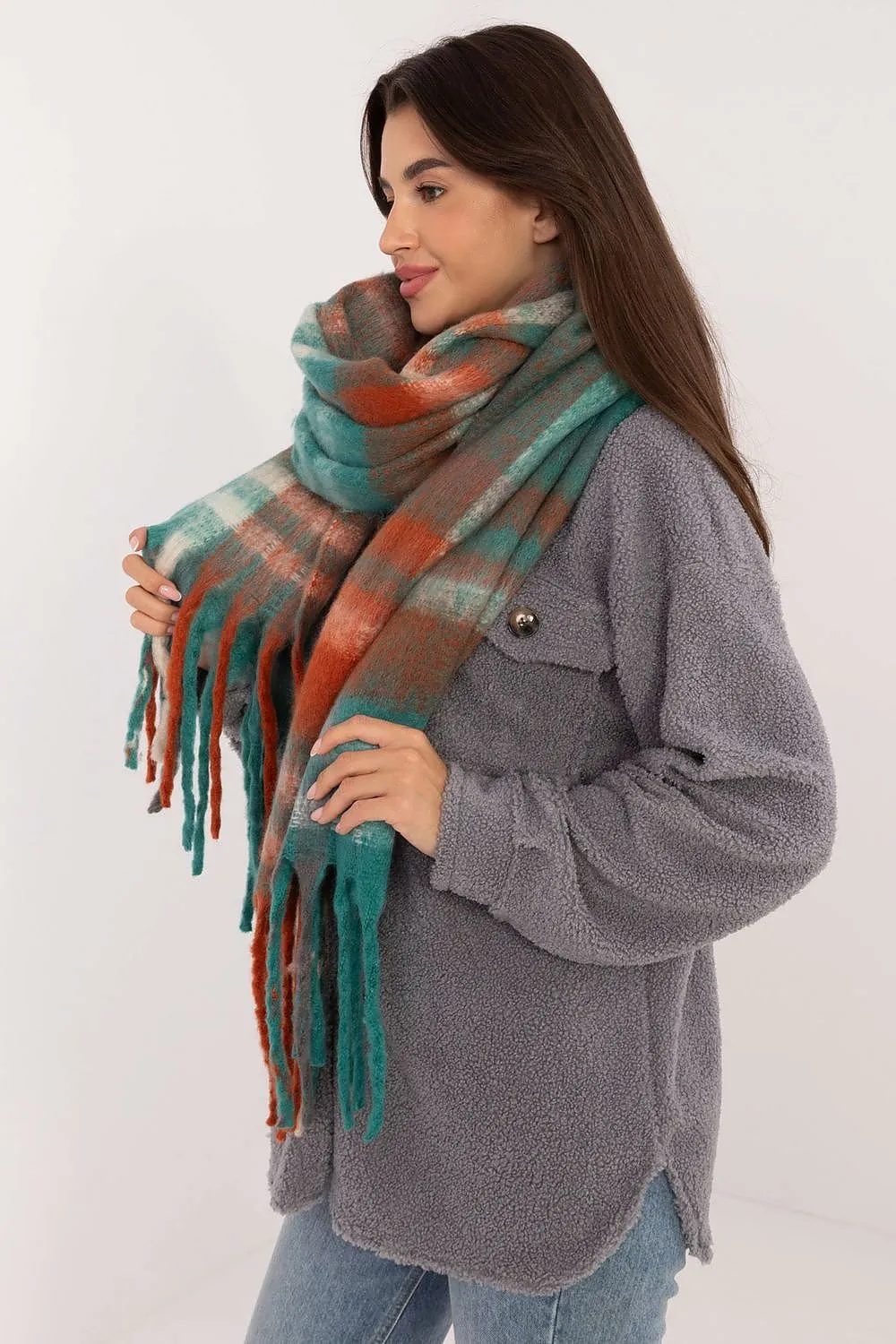 Elegant classic checkered pattern scarf